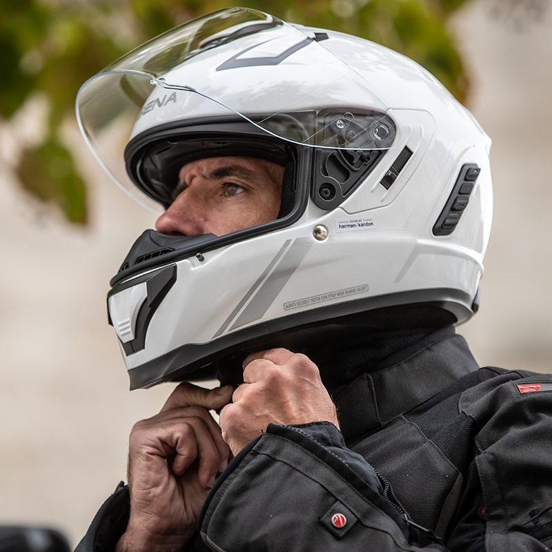Stryker Full Face Helmet With Mesh Intercom Gloss White XL Stryker Full Face Helmet With Mesh Intercom Gloss White XL