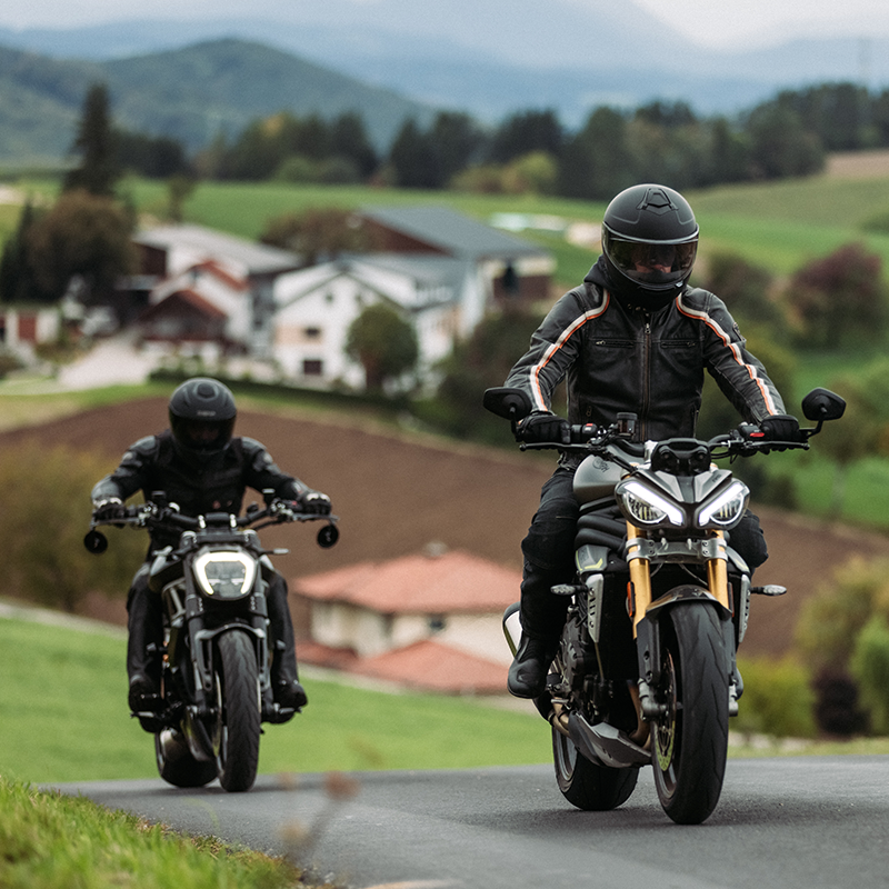 Stryker, Full Face Motorcycle Smart Helmet with Mesh Intercom