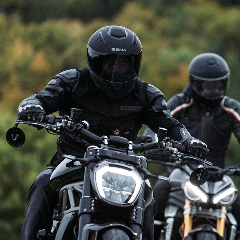 Stryker, Full Face Motorcycle Smart Communication Helmet with Mesh Intercom